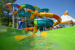 Banzai Pipeline in Six Flags Hurricane Harbor Arlington (NEW in 2021)