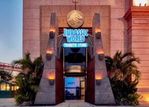 Jurassic World Tribute Store in Universal Studios Florida (NEW in 2021)
